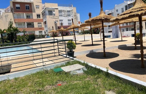 Hjar Ennhal Apartment | Inviting Beachfront Apartment with Pool & Pet-Friendly Options