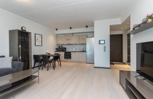 Kadriorg Apartment | Charming Apartment with Oceanfront Views by the Baltic Sea