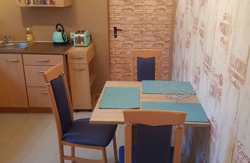 Nuttlar Apartment | Inviting Apartment with Pool, Spa & High Guest Ratings