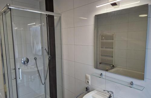 Cloppenburg Apartment | Guest Rated: 9.6 - Central Suite with Kitchen & Balcony