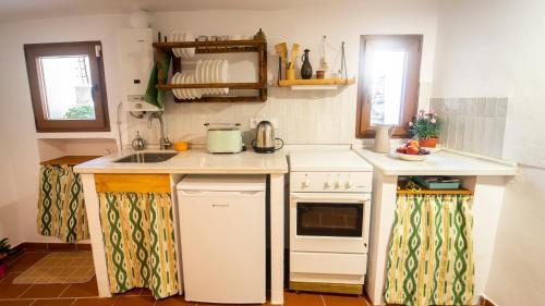 Orgiva Apartment | Inviting Downtown Apartment - Perfect for Families