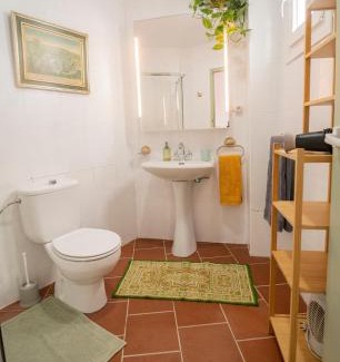 Orgiva Apartment | Inviting Downtown Apartment - Perfect for Families
