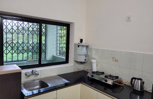 Colva Apartment | Inviting Apartment Flat Steps from Colva Beach & Pool