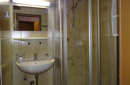 Lanersbach Apartment | Charming Apartment for 2-4 with Breakfast & Family Amenities
