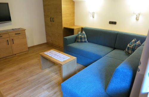 Lanersbach Apartment | Charming Apartment for 2-4 with Breakfast & Family Amenities