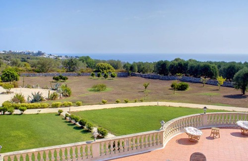 Castro Marina Apartment | Inviting Oceanfront Apartment with Breakfast & Pet-Friendly Perks