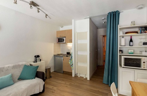 Eaux-Bonnes Apartment | Guest Rated: Studio Gourette with Spa & Kitchen for 4