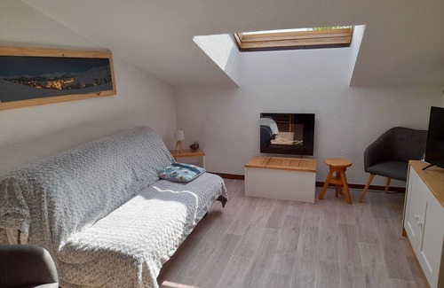 Albiez-le-Vieux Apartment | Cozy Apartment Albiez-Montrond: Perfect for Families & Pets