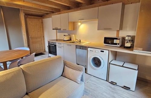 Bons-en-Chablais Apartment | Comfortable Apartment with Balcony by Train Station
