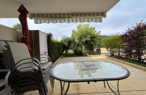 Villard-de-Lans Apartment | Cozy Apartment in Villard-de-Lans with Spa & Breakfast