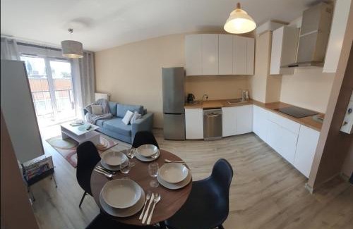 Chylonia Apartment | Inviting Gdynia Apartment - Family Friendly & Guest Rated 9.4