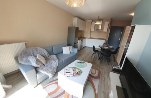 Chylonia Apartment | Inviting Gdynia Apartment - Family Friendly & Guest Rated 9.4