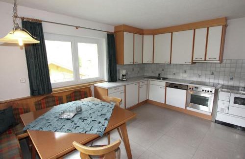 Ausservillgraten Apartment | Inviting Atmosphere with Wooden Decor - Rated 9.5/10