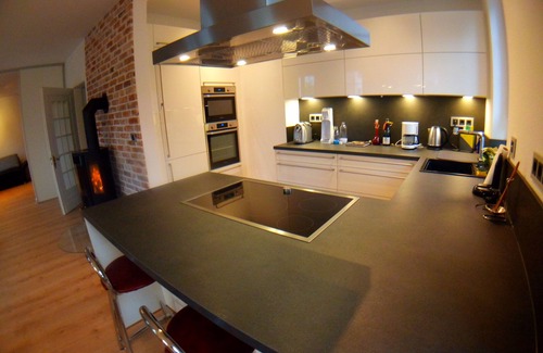 Solingen Apartment | Tranquil Central Apartment with Breakfast & Family Amenities