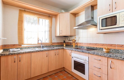 Alcaucin Apartment | Indulge in a Dream Vacation Apartment with Pool Access