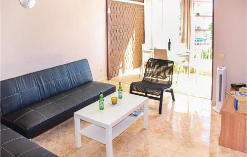 L'Albufereta Apartment | Dog-Friendly 2 Bedroom Apartment in Alicante Awaits You