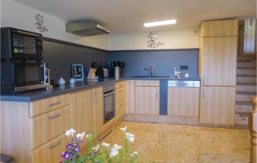 Bad Reiboldsgruen Apartment | Family-Friendly 4 Bedroom Apartment in Auerbach Ot Grnheide