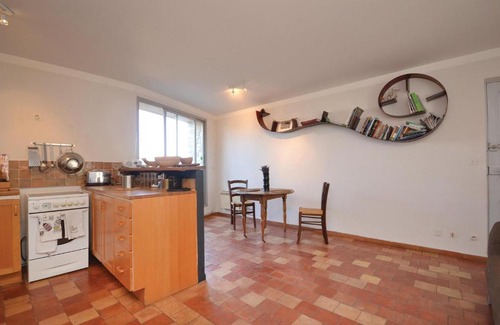 Bonnieux Apartment | Inviting Bonnieux Apartment with Kitchen for Families