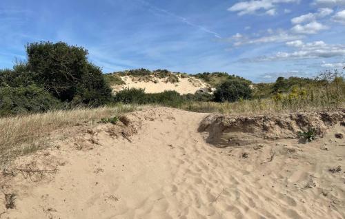 Bray-Dunes Apartment | Cozy Apartment In Bray-Dunes With Wifi