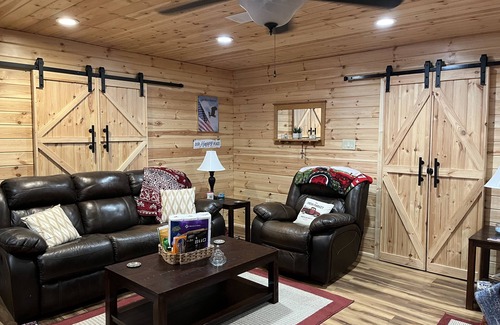 Mid America Apartment | Charming Retreat Near Lake Hamilton with Pet-Friendly Perks