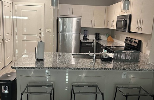 Richardson Apartment | Cozy Apartment in Central-Dallas with Gym & Pool