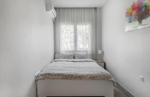 Thessaloniki Apartment | Convenient Apartment in City Center with Family Amenities