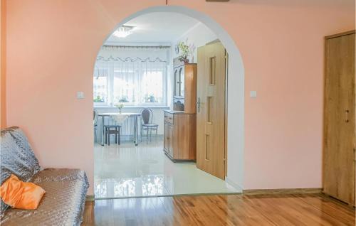 Drawno Apartment | Cozy Apartment in Dominikowo with Kitchen for Families