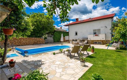 Sarsoni Apartment | Family-Friendly 2 Bedroom Apartment in Drazice with Pool