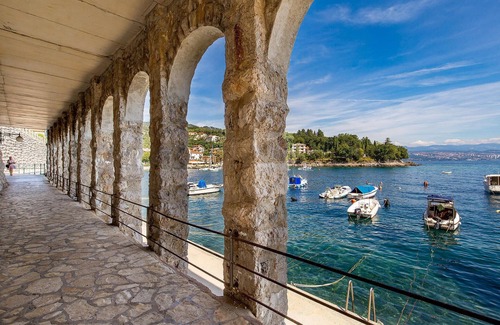 Ika Apartment | Cozy Oceanfront Getaway in the Scenic Opatija Region