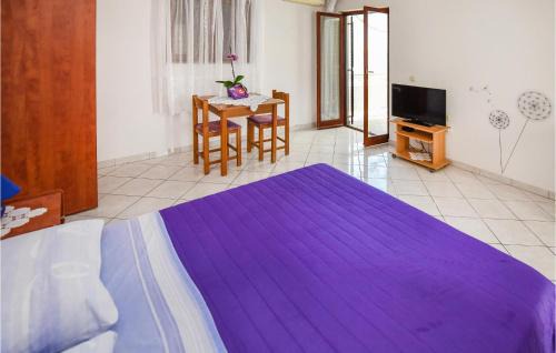 Kustici Apartment | Scenic Apartment in Kustici with Breathtaking Sea Views