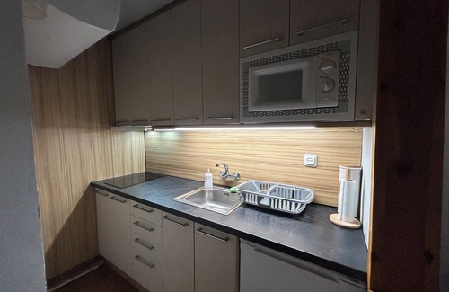 Alp Apartment | Charming Apartment in La Molina with Lake View & Pet Friendly