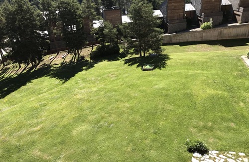 Alp Apartment | Charming Apartment in La Molina with Lake View & Pet Friendly