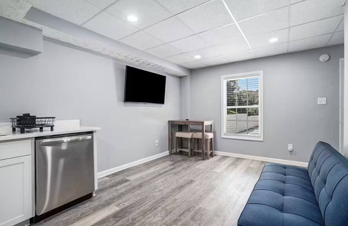 Lilburn Apartment | Cozy Apartment in Lilburn - Unit C