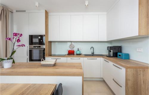 Milcetici Apartment | Charming Apartment in Malinska with Pool and Hot Tub