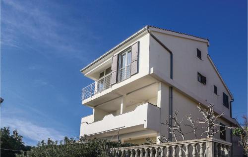 Miskovici Apartment | Welcoming Apartment in Miskovici with Free Wifi Access