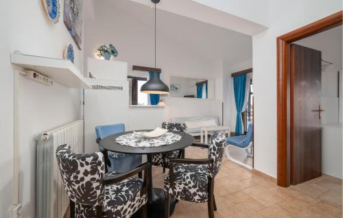 Barbariga Apartment | Relaxing Apartment in Peroj with Pool and Kitchen Access