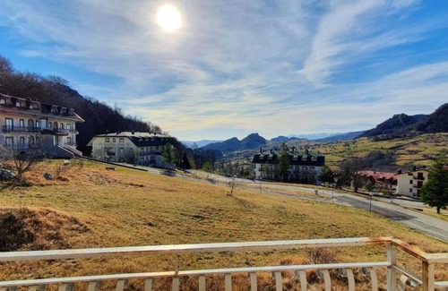 Valle del Sole Apartment | Inviting Apartment in Pizzoferrato with Mountain View