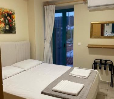 Kokkari Apartment | Cozy Apartment in Preservable Building