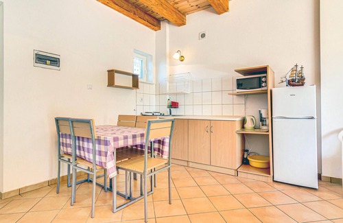 Rowy Apartment | Cozy Apartments with Scenic Oceanfront Views in Rowy