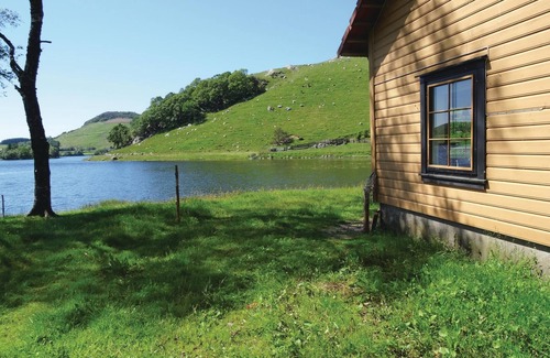 Sandnes Apartment | Charming Vacation Home by Lake Bråstein with Spa & Breakfast