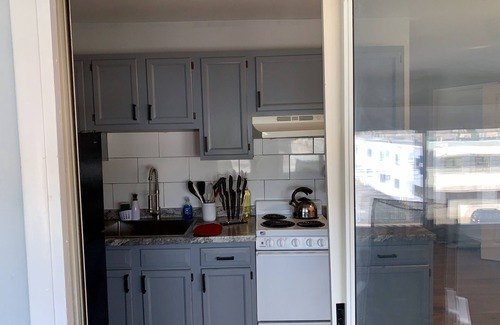 Glenolden Apartment | Charming Suburban Apartment with Spa & Family Amenities