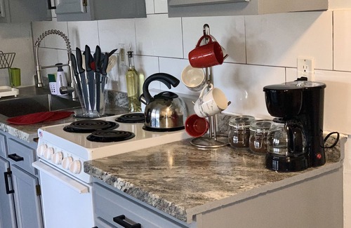 Glenolden Apartment | Charming Suburban Apartment with Spa & Family Amenities