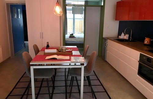 Valaar Hotel | Impeccable Suburban Apartment Near Antwerp with Great Amenities