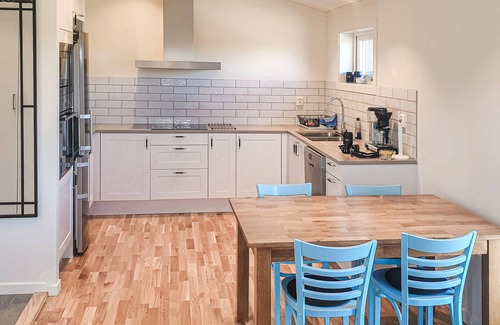 Syssleback Apartment | Discover Branäs Ilern: Embrace Nature with Spa & Lake Views