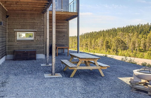 Syssleback Apartment | Discover Branäs Ilern: Embrace Nature with Spa & Lake Views