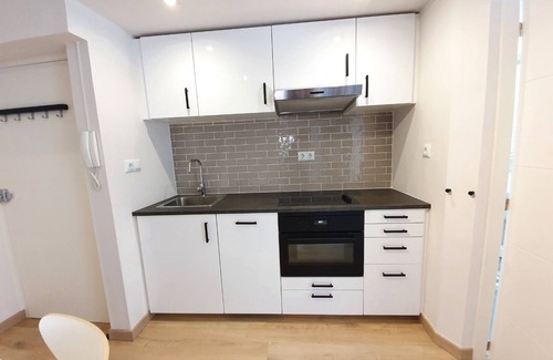 Abena Condo | Pet-Friendly Apartment in the Heart of Sabiñanigo