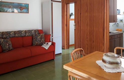 Taranto Apartment | Cozy Beachside Getaway with Spa and Child-Friendly Amenities