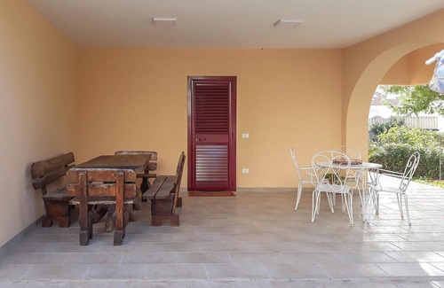 Taranto Apartment | Cozy Beachside Getaway with Spa and Child-Friendly Amenities