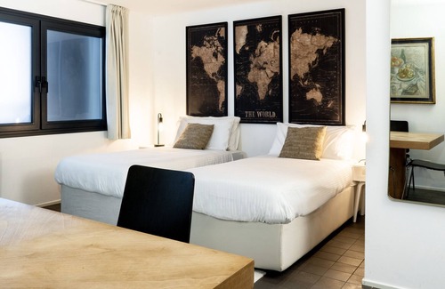 Tricolore Apartment | Inviting Apartment in Central Milan with Spa & Kitchen