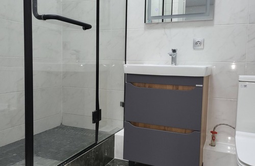 Nur-Sultan Apartment | Central Astana Apartment Near Khan-Shatyr Shopping Center